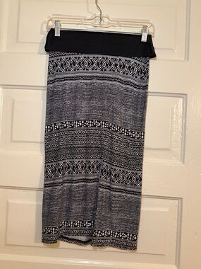 BCBGeneration Black & Gray Patterned Fold-Over Waist Midi Skirt